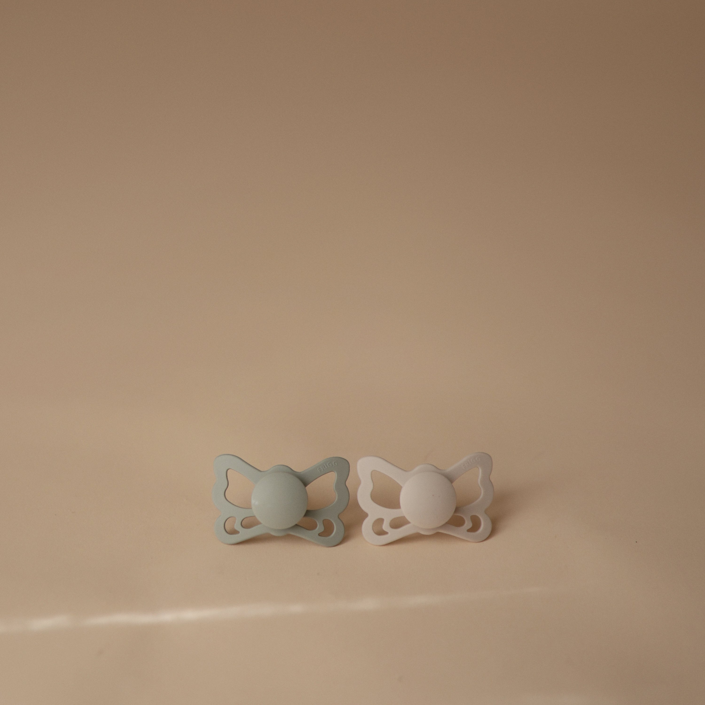 Image of FRIGG Butterfly Anatomical Silicone Pacifier 2-Pack (6-18 Months)