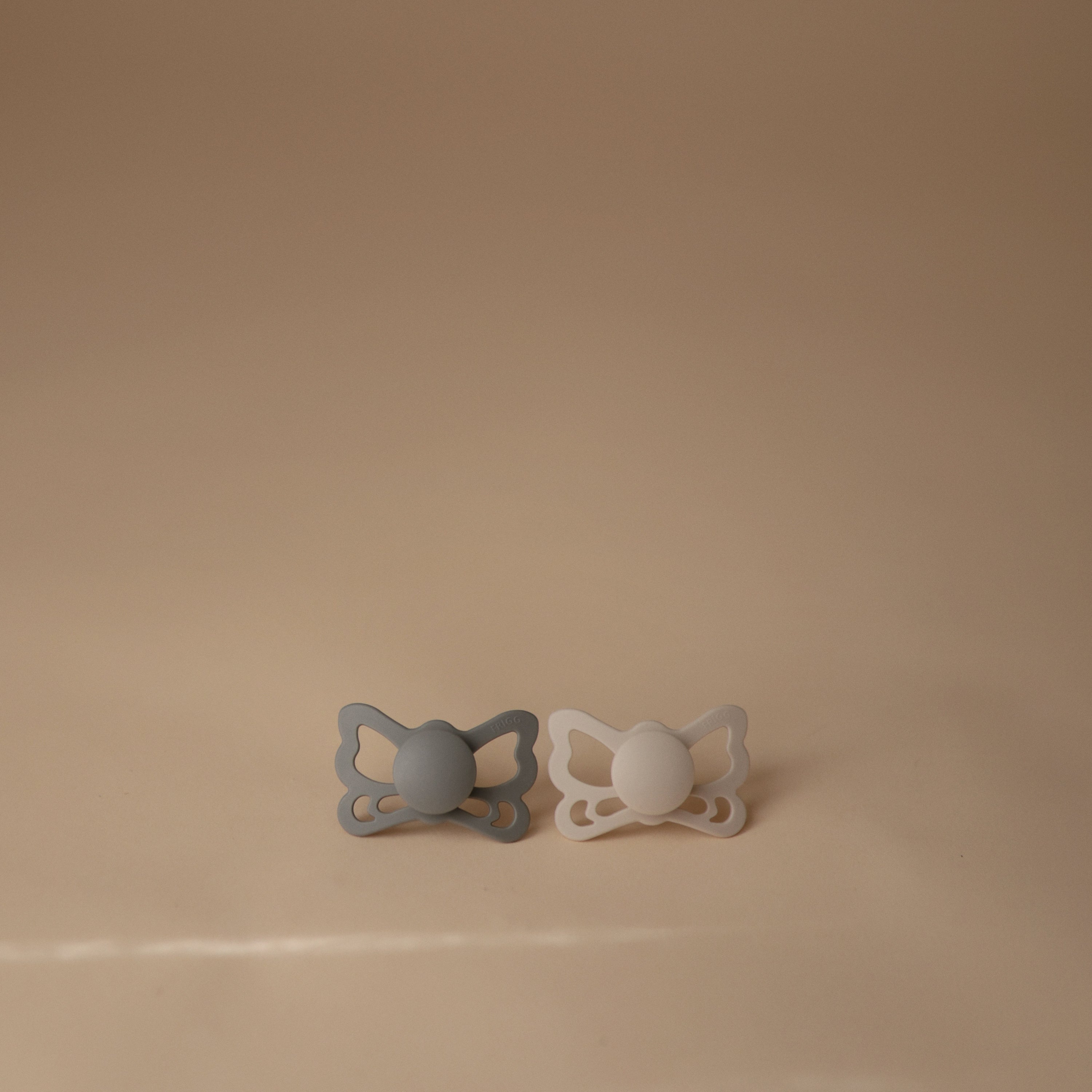 Image of FRIGG Butterfly Anatomical Silicone Pacifier 2-Pack (6-18 Months)