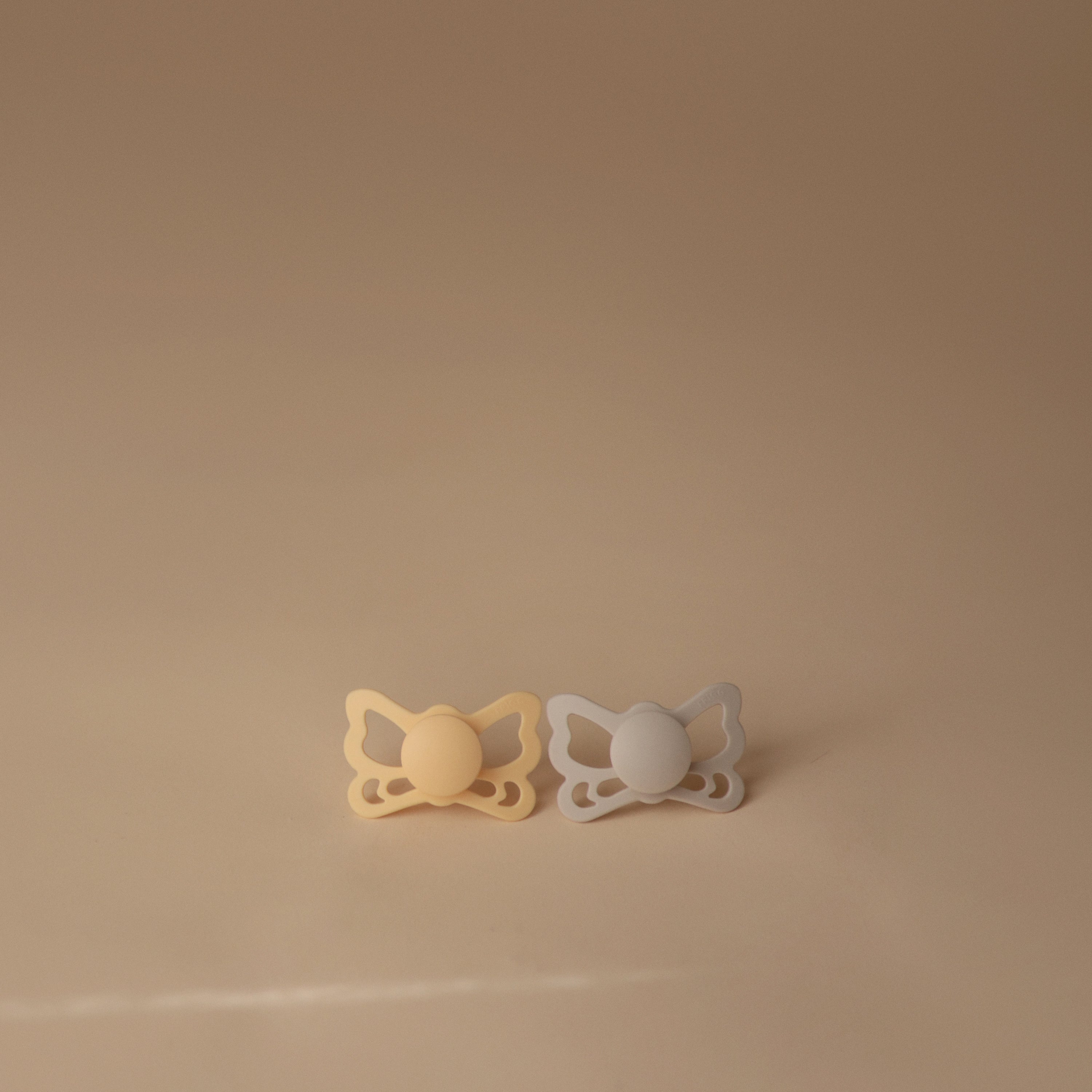 Image of FRIGG Butterfly Anatomical Silicone Pacifier 2-Pack (6-18 Months)