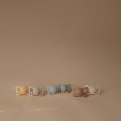 Image of FRIGG Butterfly Anatomical Silicone Pacifier 2-Pack (6-18 Months)