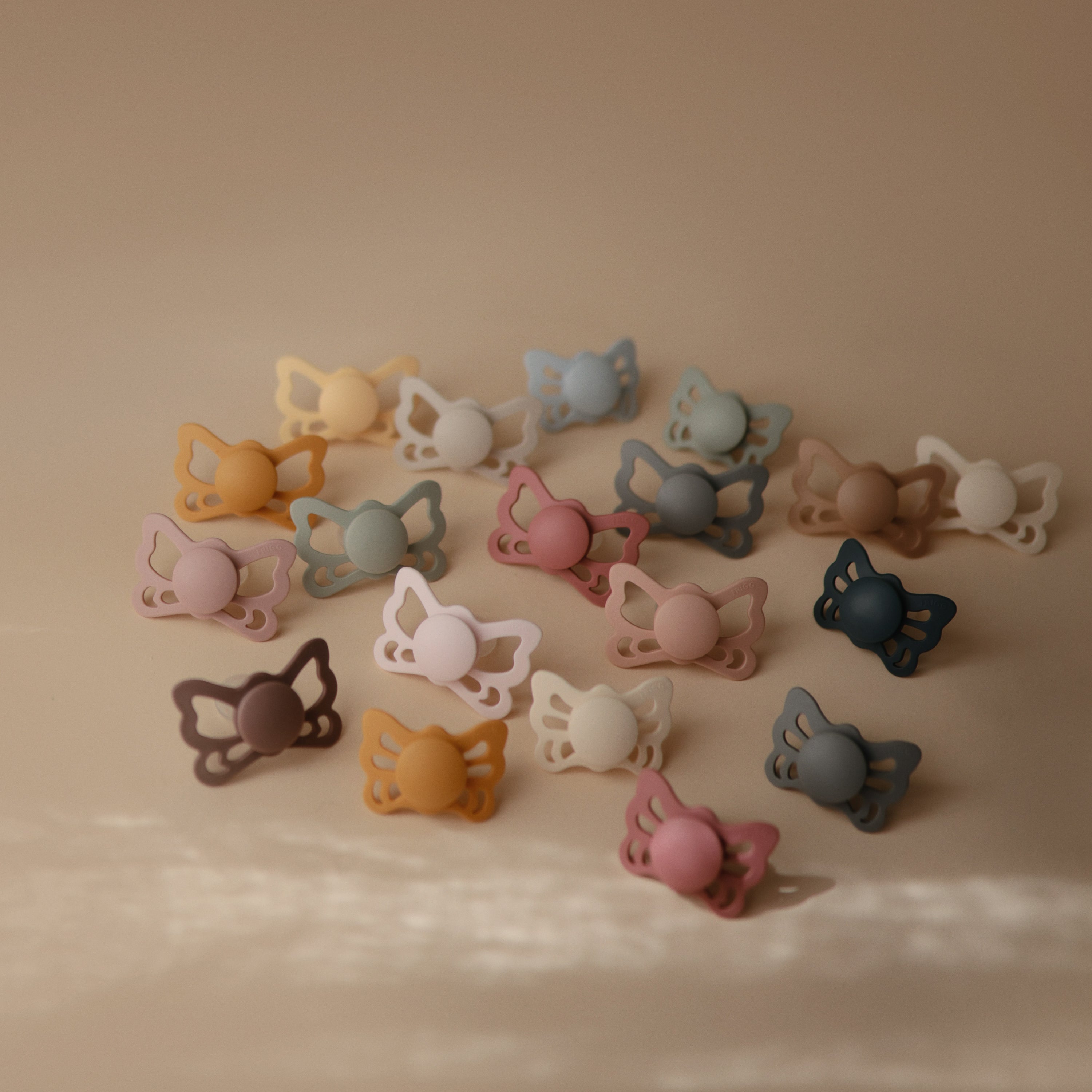 Image of FRIGG Butterfly Anatomical Silicone Pacifier 2-Pack (0-6 Months)