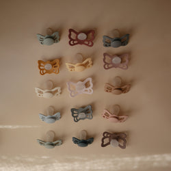 Image of FRIGG Butterfly Anatomical Silicone Pacifier 2-Pack (6-18 Months)