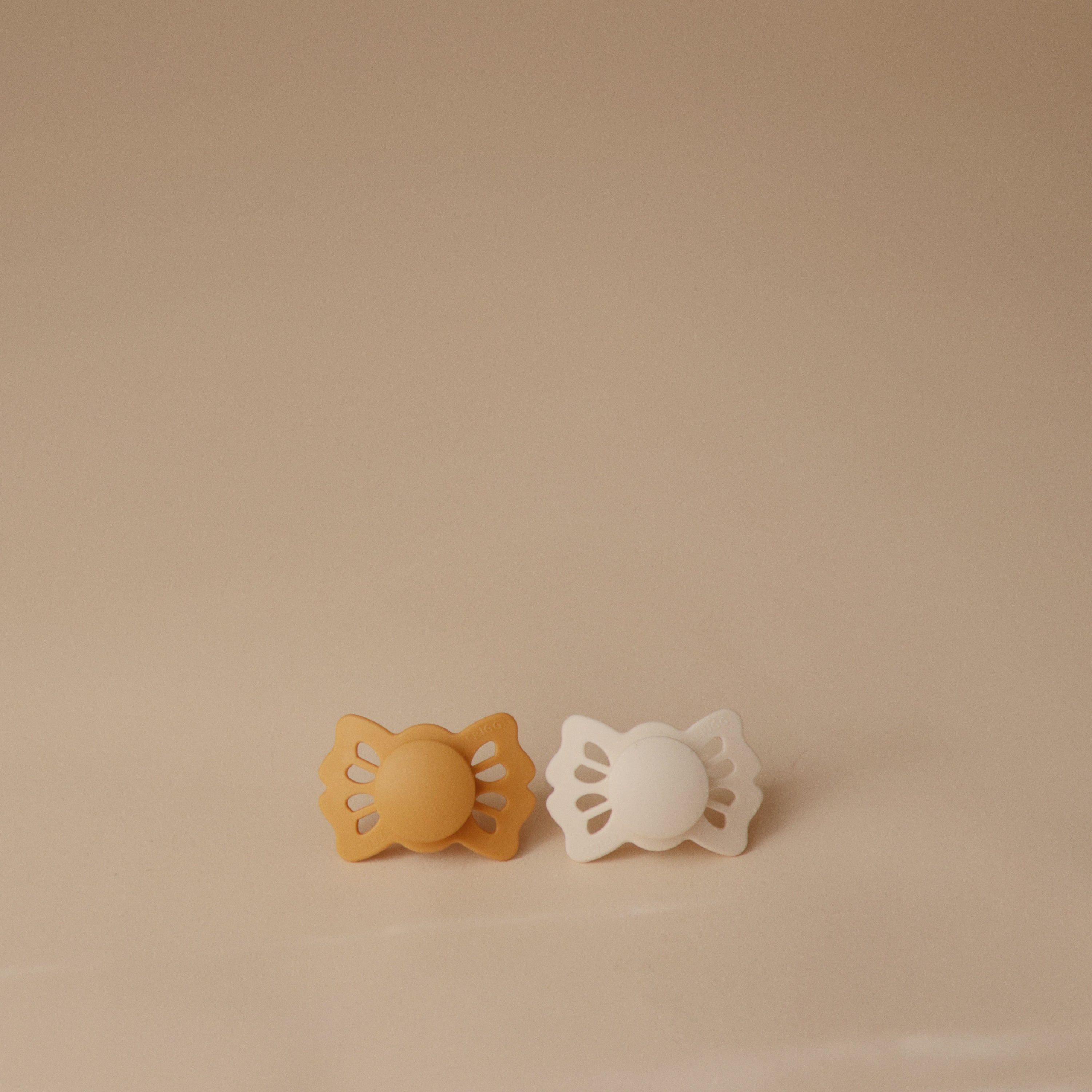 Image of FRIGG Lucky Symmetrical Silicone Pacifier 2-Pack (0-6 Months)