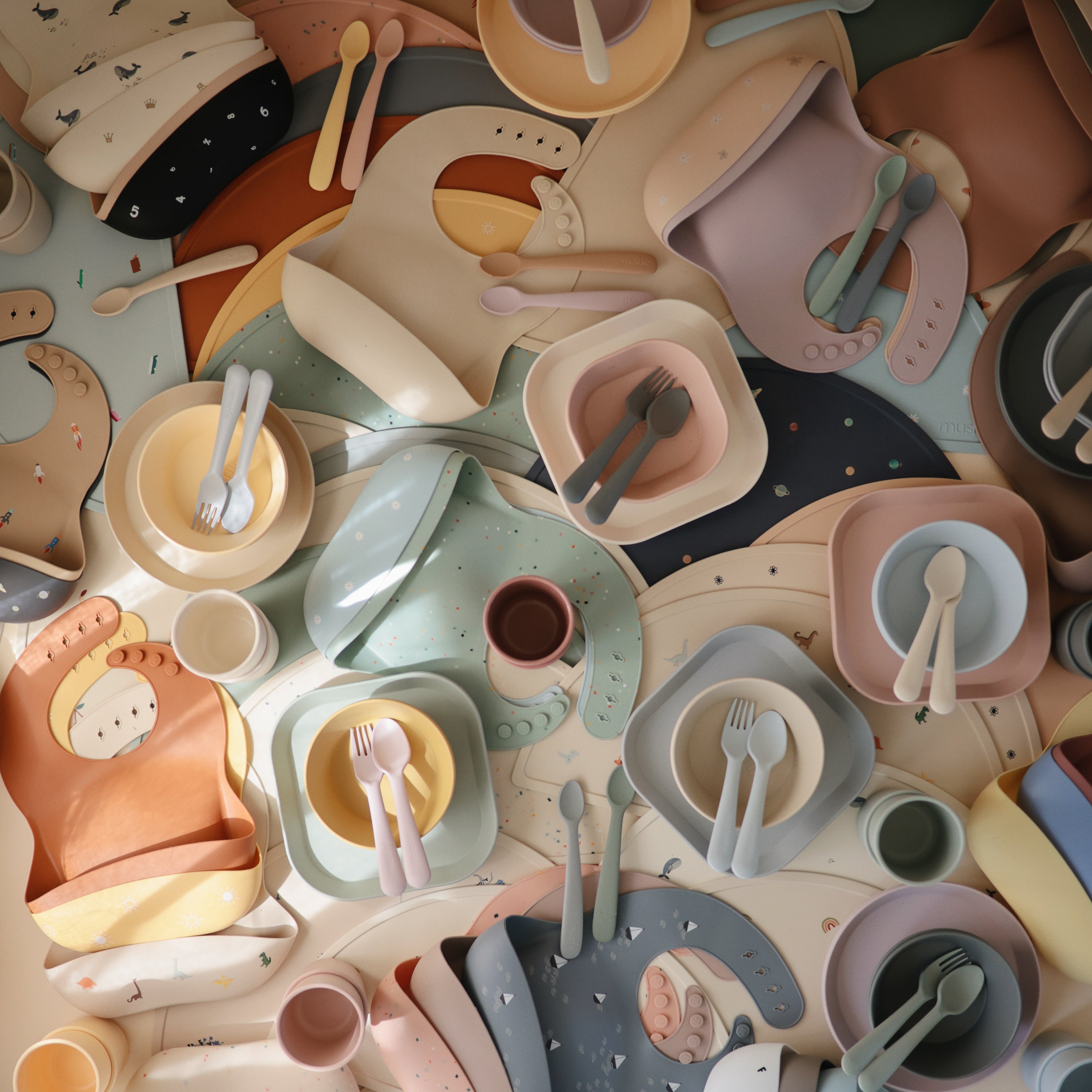 Image of Square Dinnerware Plates, Set of 2