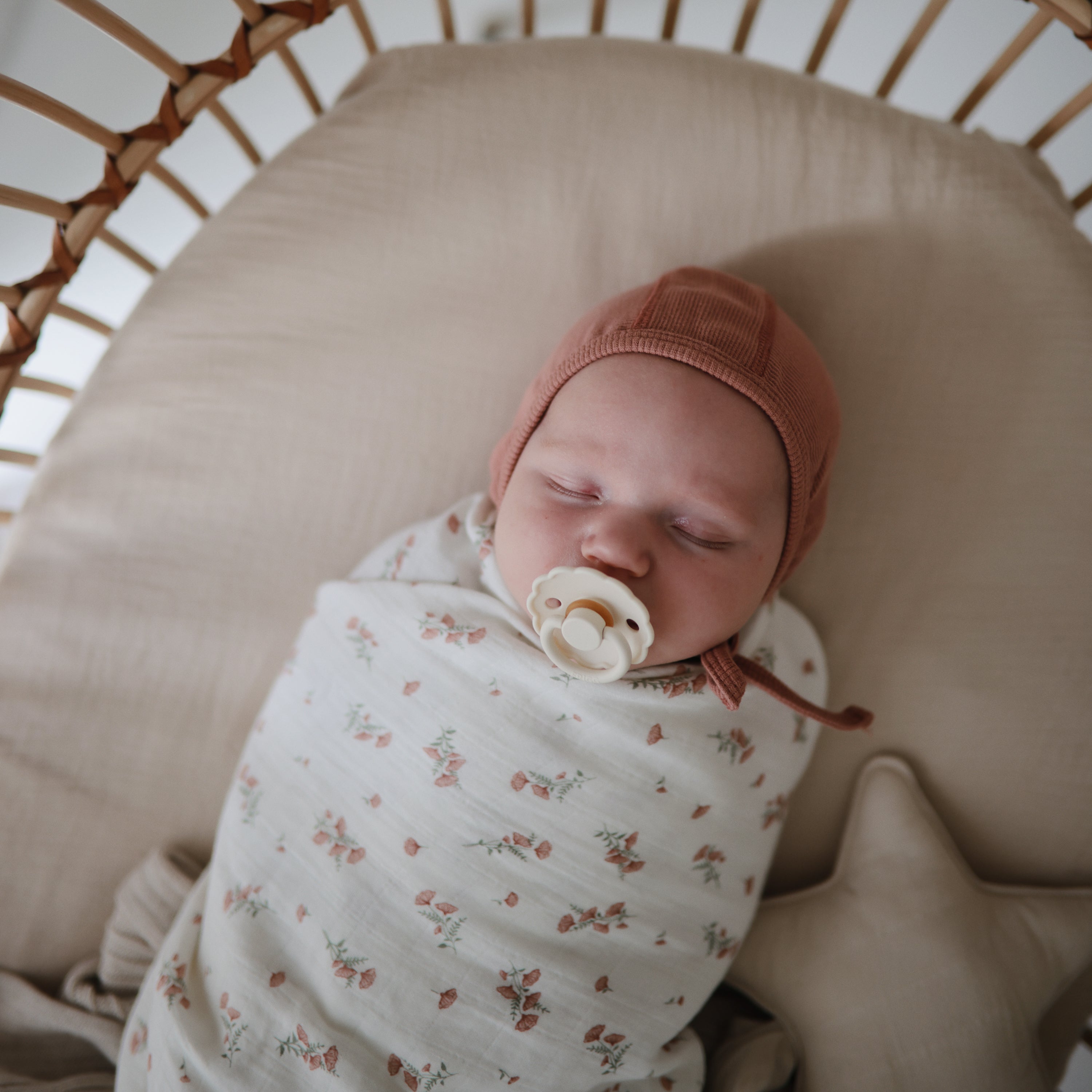 Image of FRIGG Daisy Natural Rubber Pacifier 2-Pack