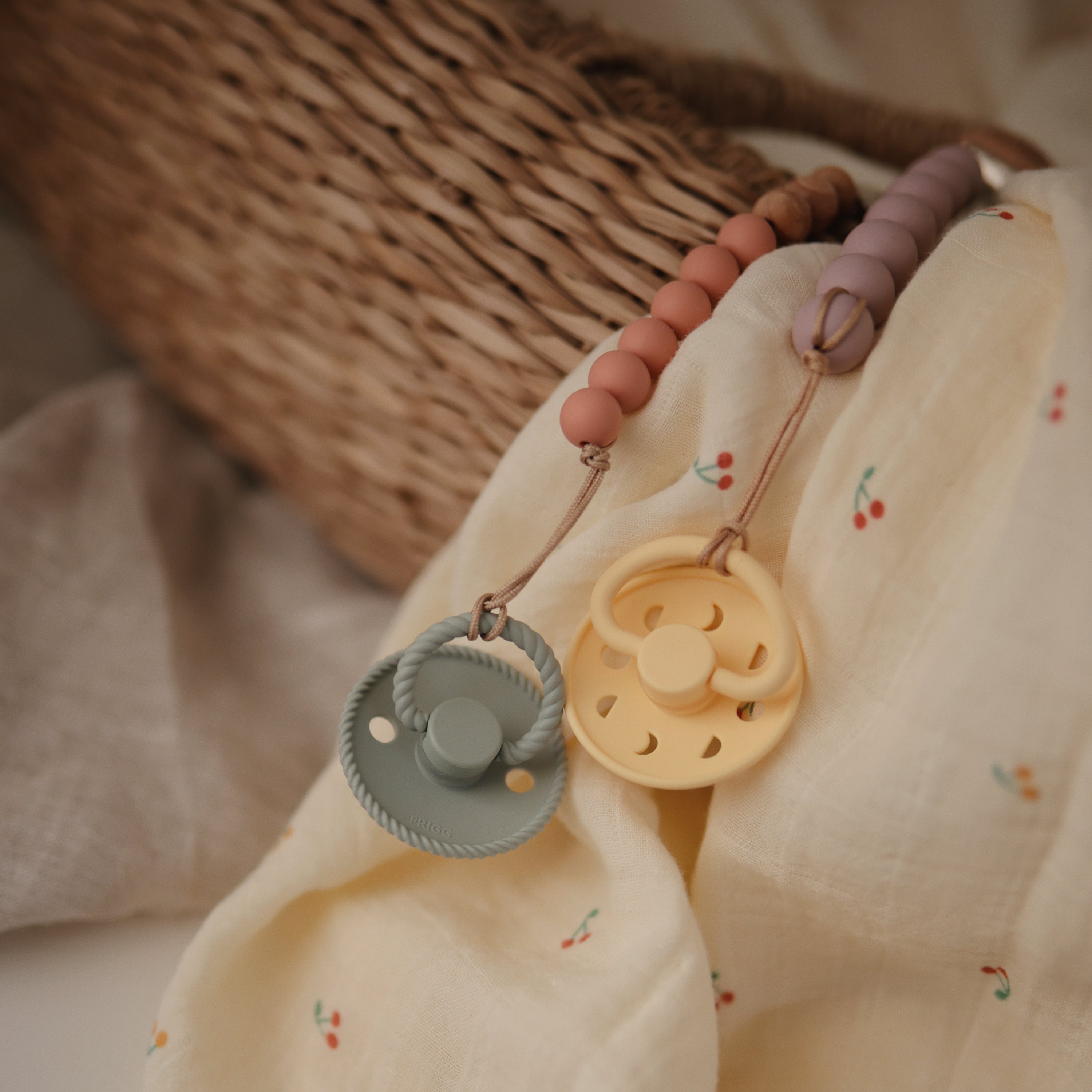 Image of Silicone Pacifier Clip | Eva