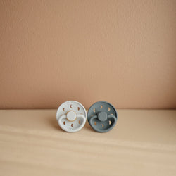 Image of FRIGG Moon Natural Rubber Pacifier 2-Pack