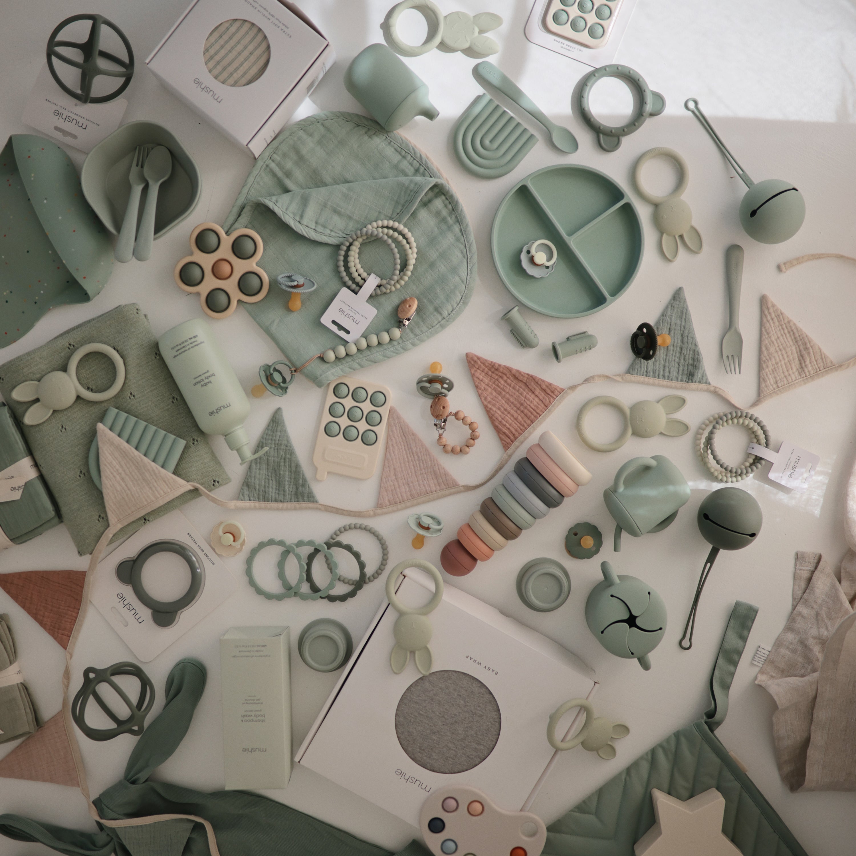 Image of FRIGG Moon Natural Rubber Pacifier 2-Pack