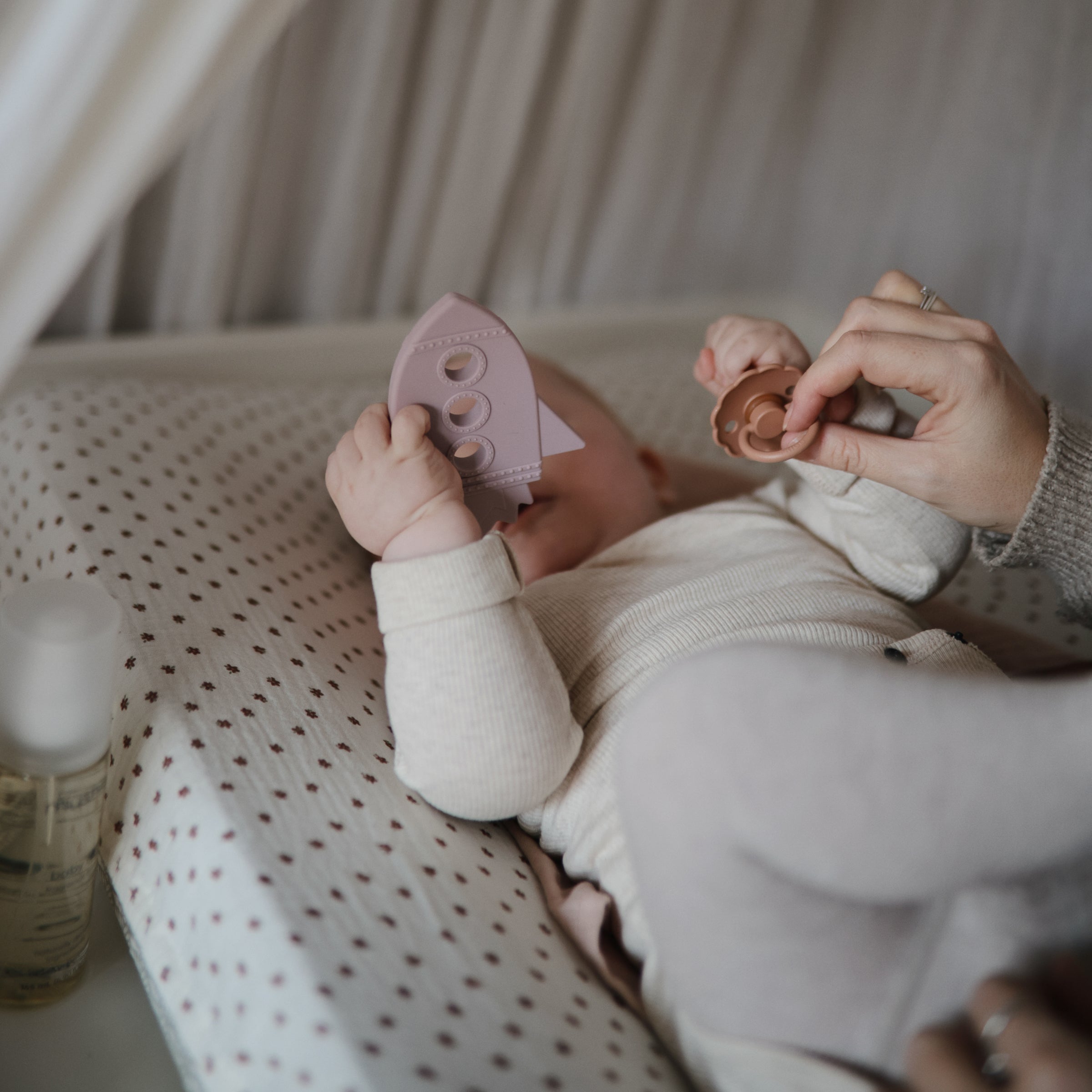 Image of FRIGG Daisy Natural Rubber Pacifier 2-Pack