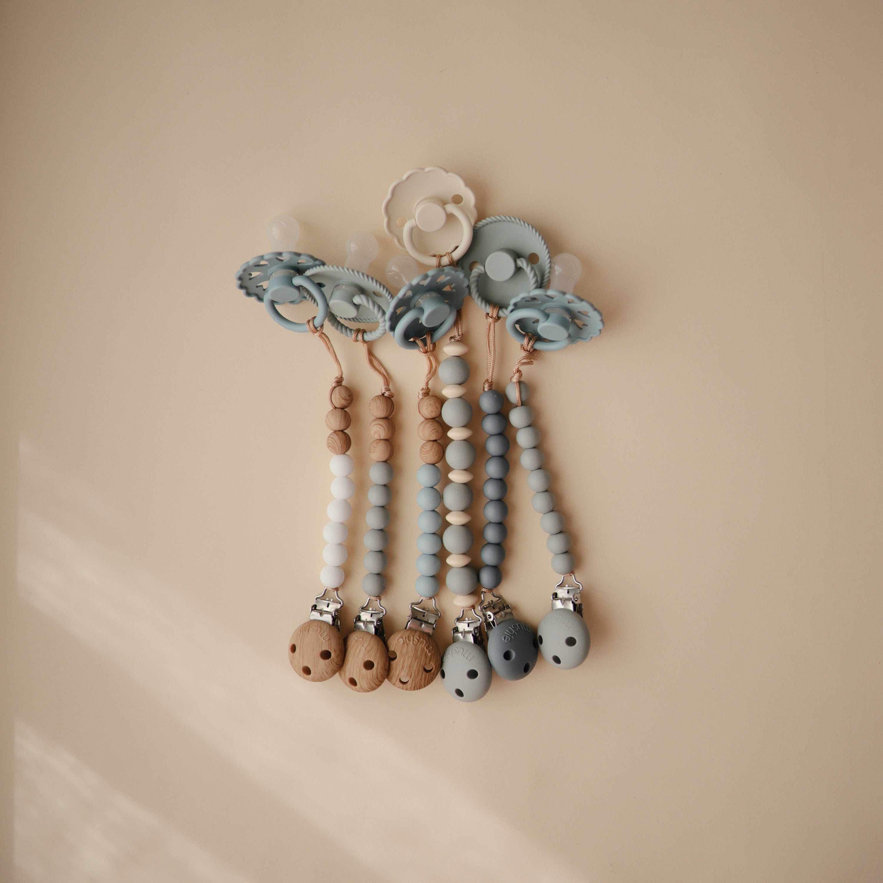 Image of Silicone Pacifier Clip | Eva