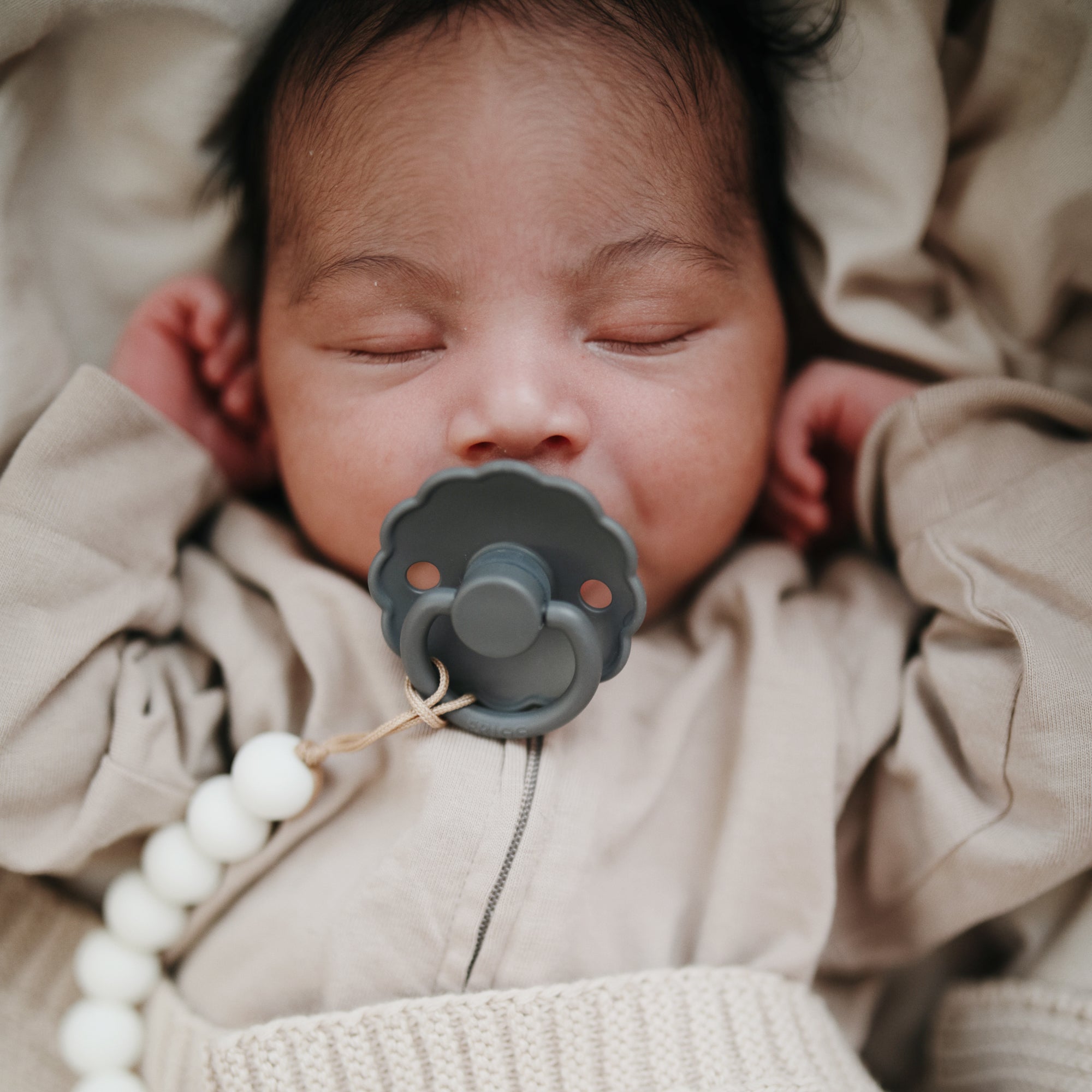 Image of FRIGG Daisy Natural Rubber Pacifier 2-Pack