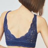 SOFT V LACE BRALETTE