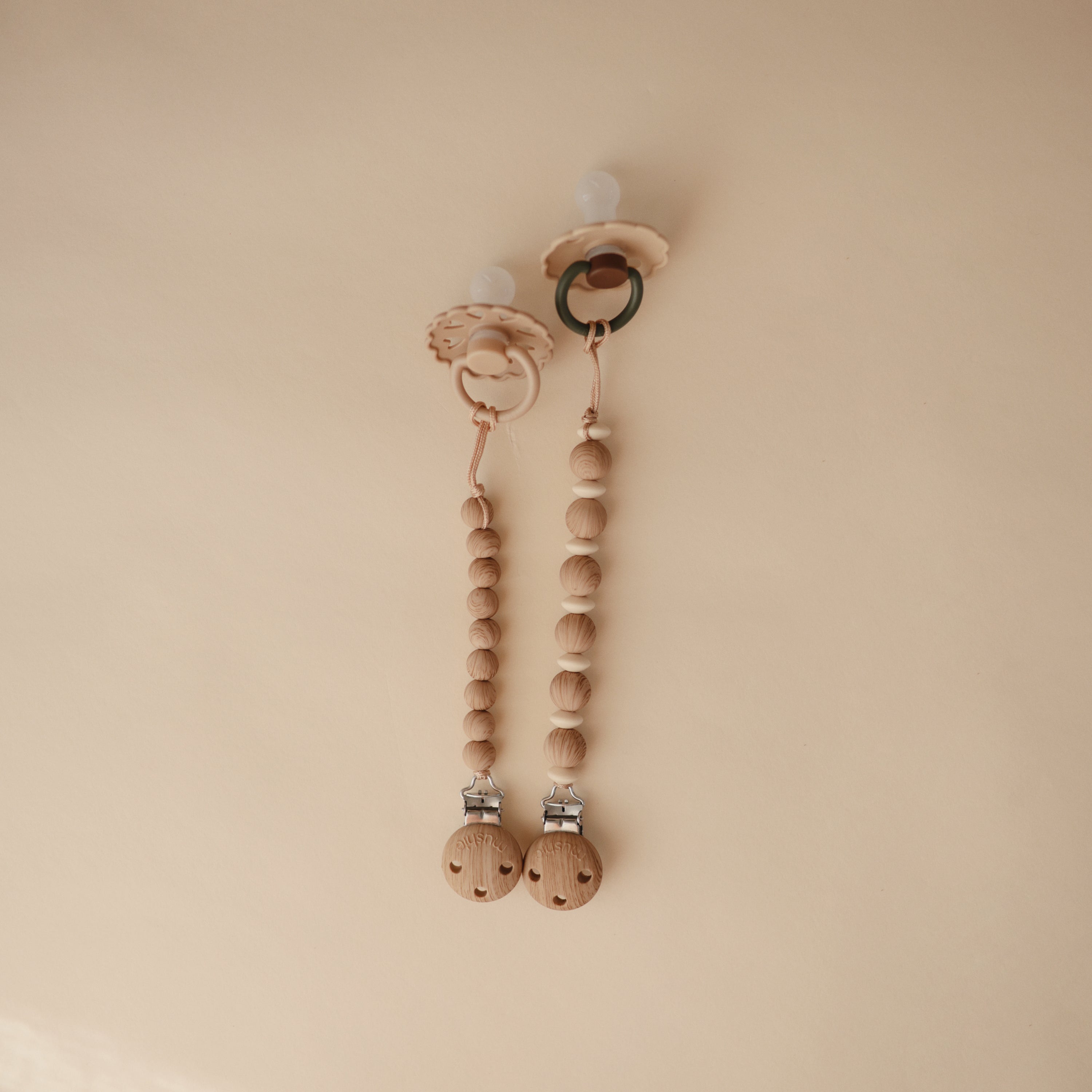 Image of Silicone Pacifier Clip | Eva