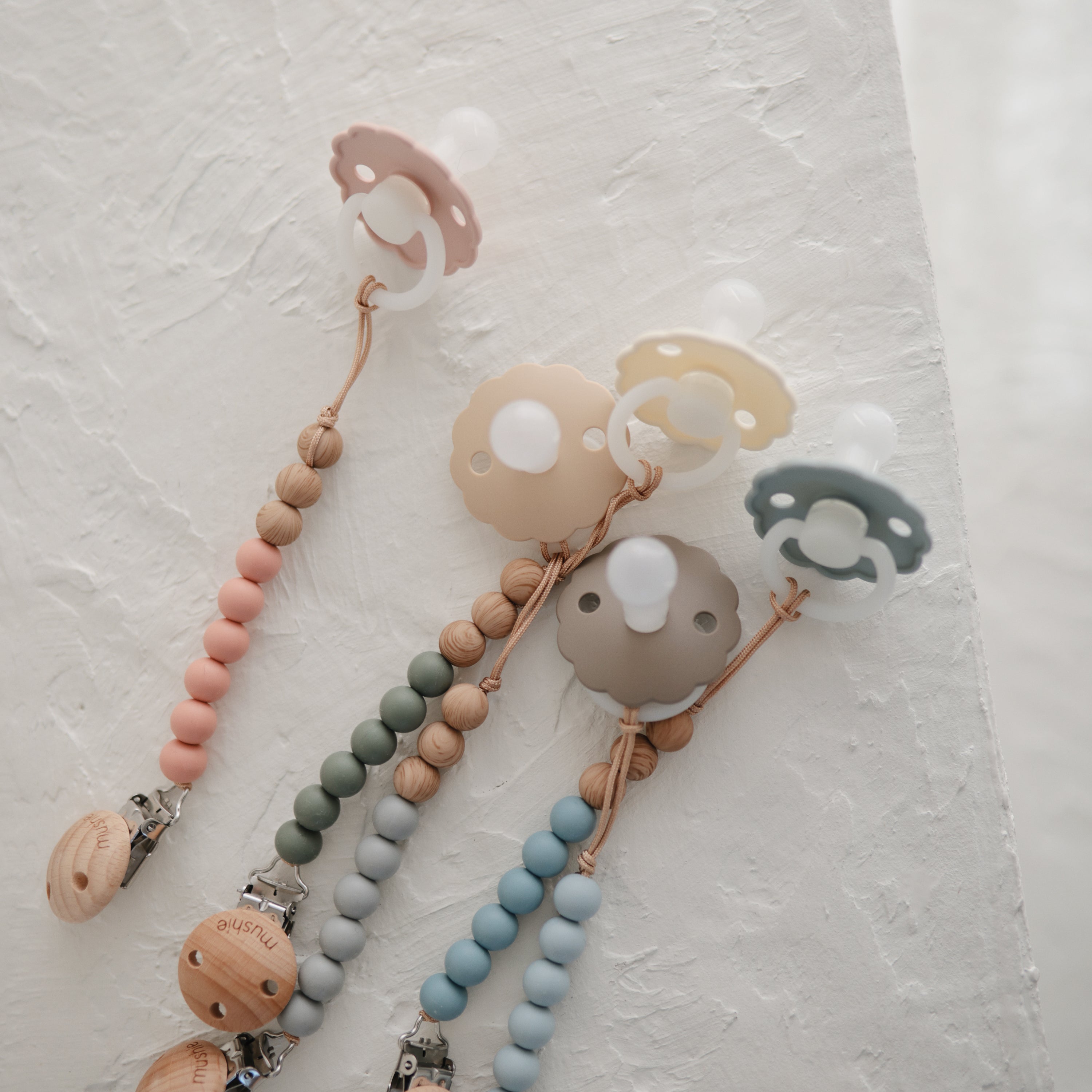 Image of Silicone Pacifier Clip | Eva