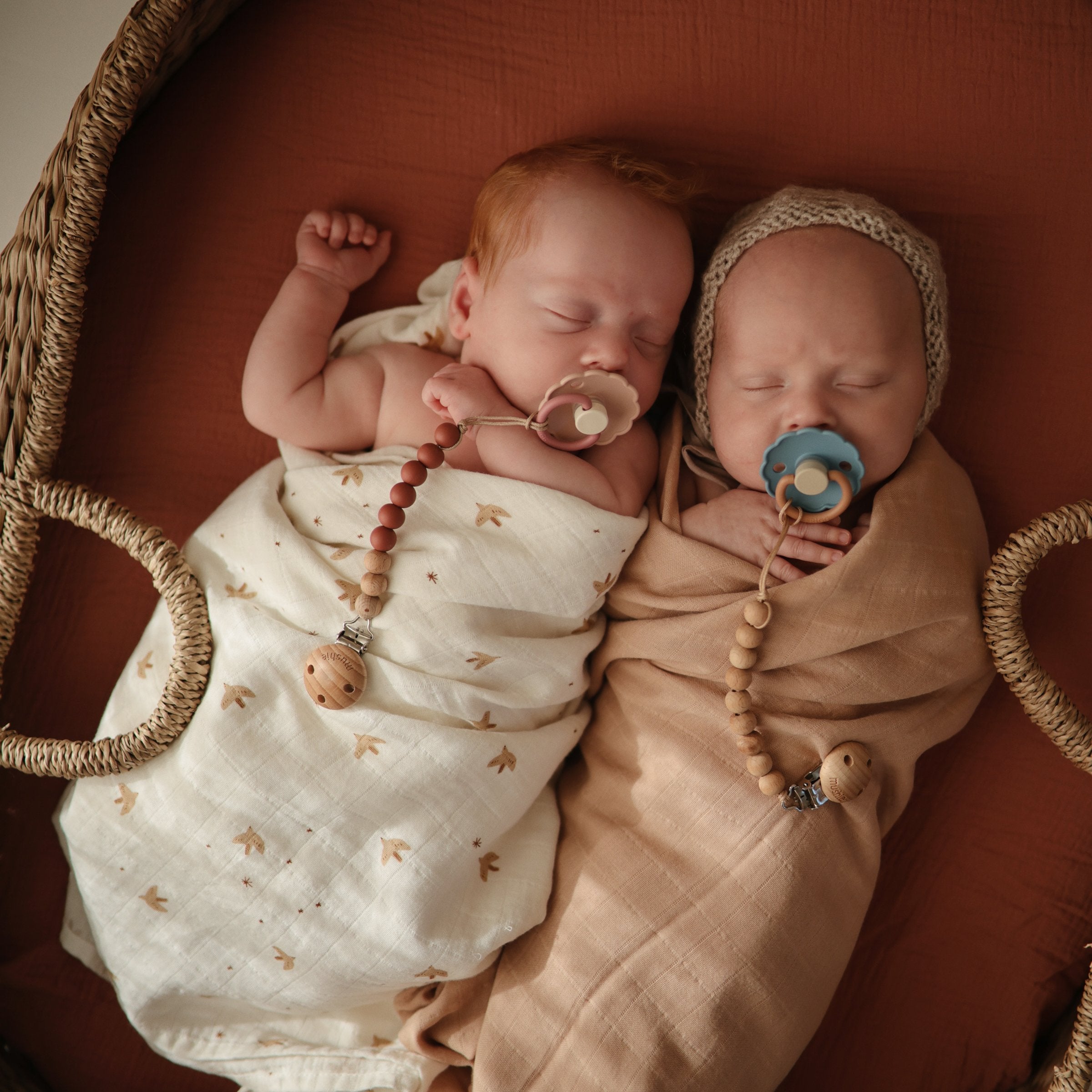 Image of FRIGG Daisy Natural Rubber Pacifier 2-Pack