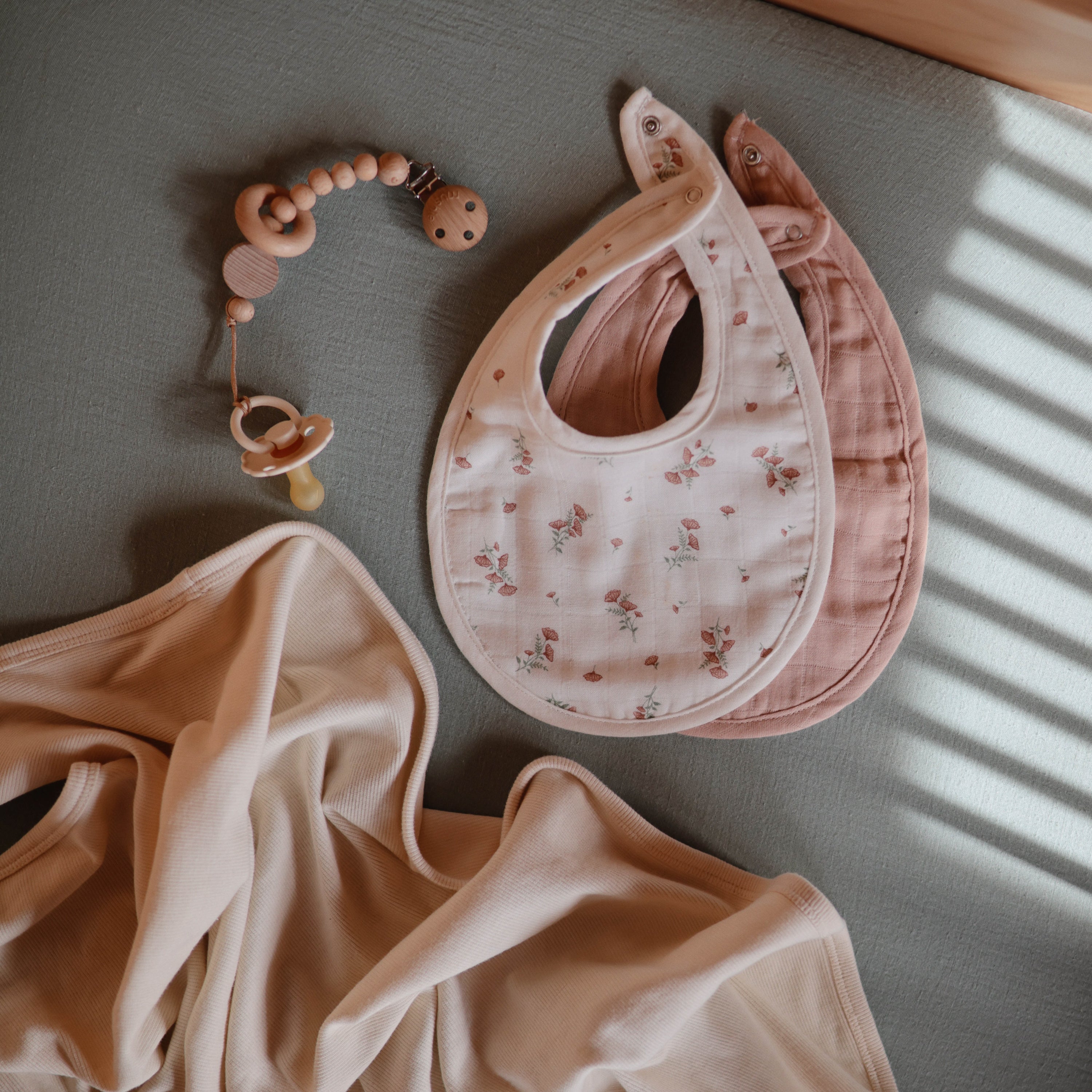 Image of Muslin Bib 2-Pack