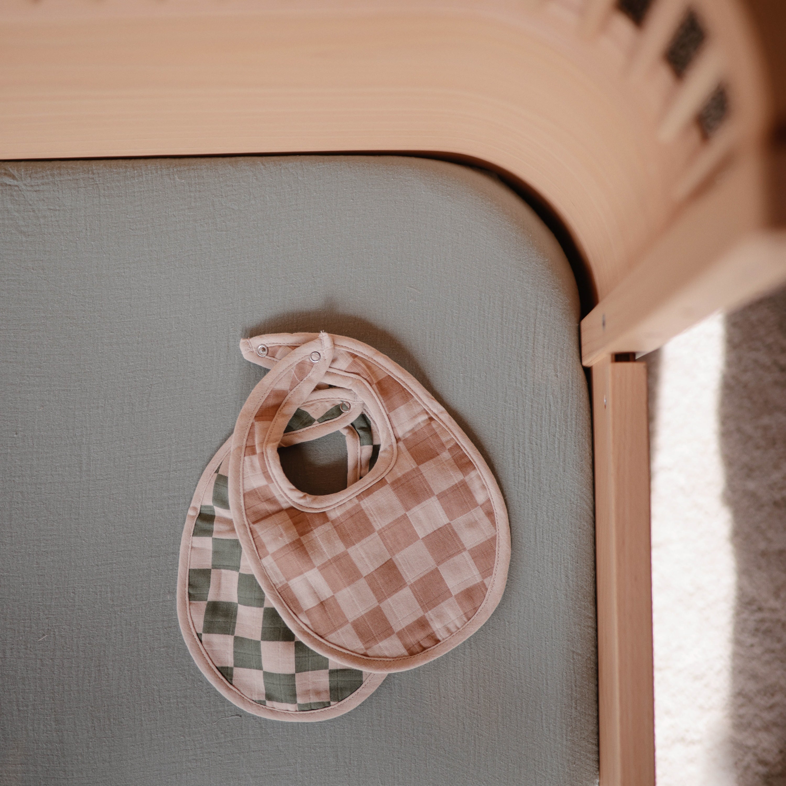 Image of Muslin Bib 2-Pack