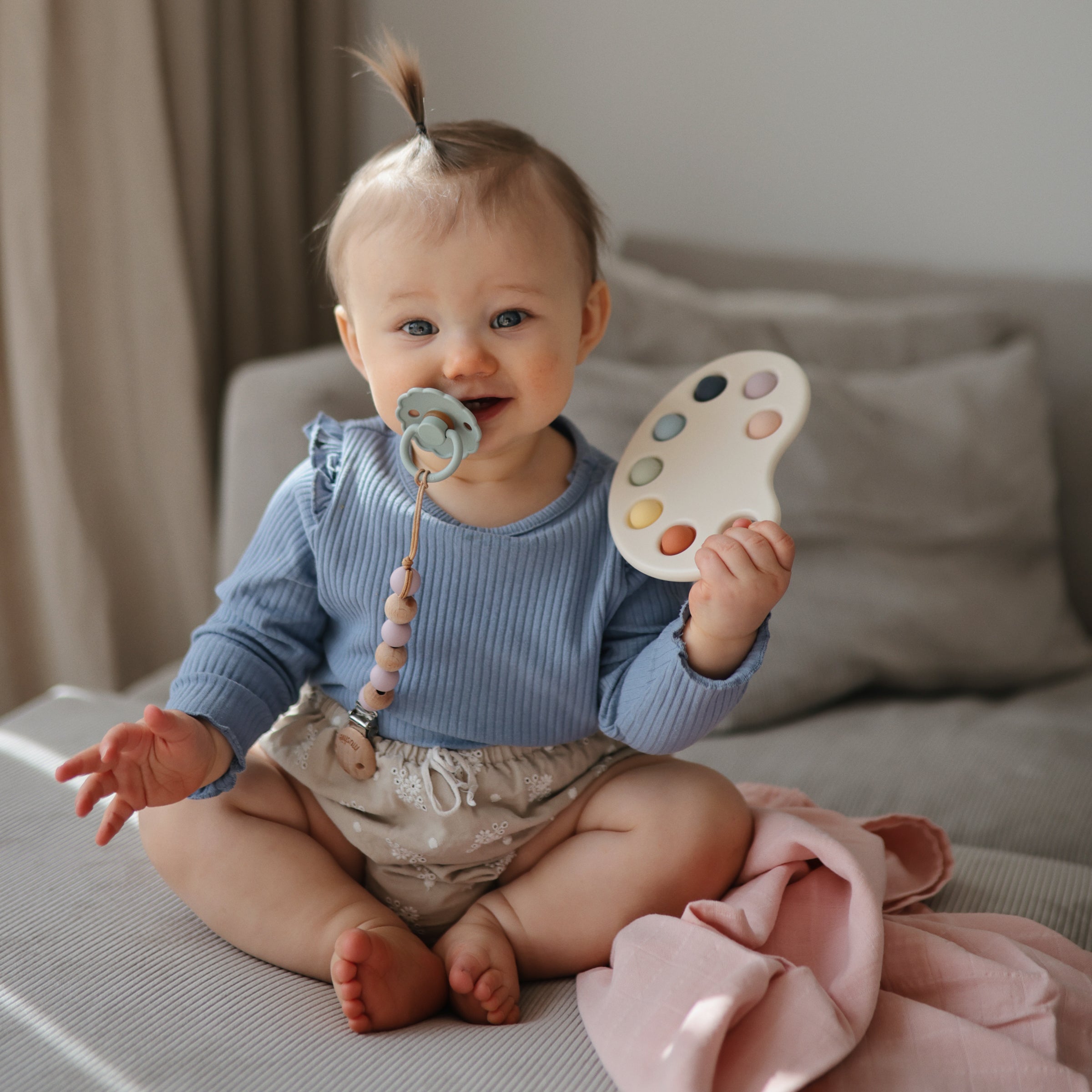 Image of FRIGG Daisy Natural Rubber Pacifier 2-Pack