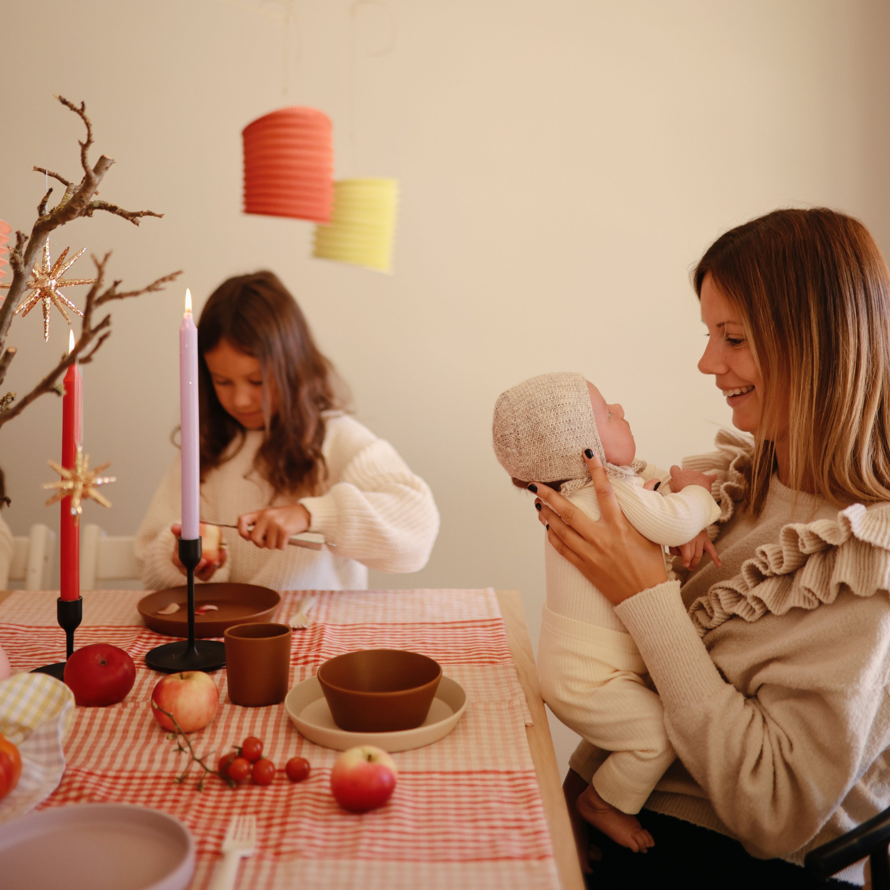 Image of Round Dinnerware Plates, Set of 2